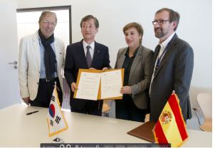 MOU between Consorcio Parque de las Ciencias and KOSHA